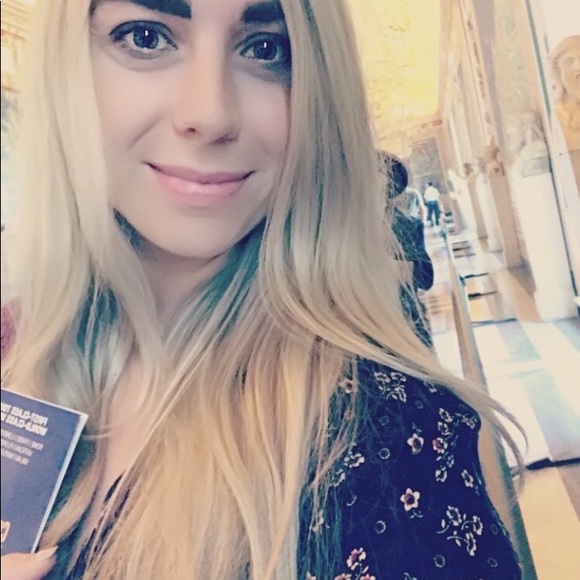 Meet your Posher, Mikki - Picture 3 of 8